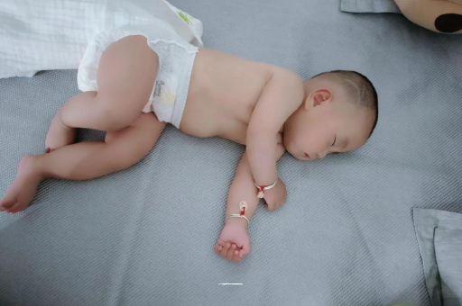 天水宝宝流白色粘鼻涕